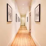 Spacious 3 Bedroom West Kensington Apartment Near Olympia & Westfield