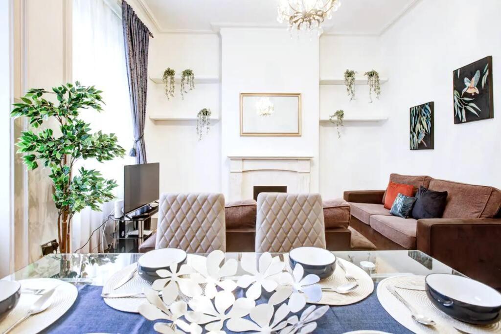 Apartament Spacious 3 Bedroom West Kensington Near Olympia & Westfield *