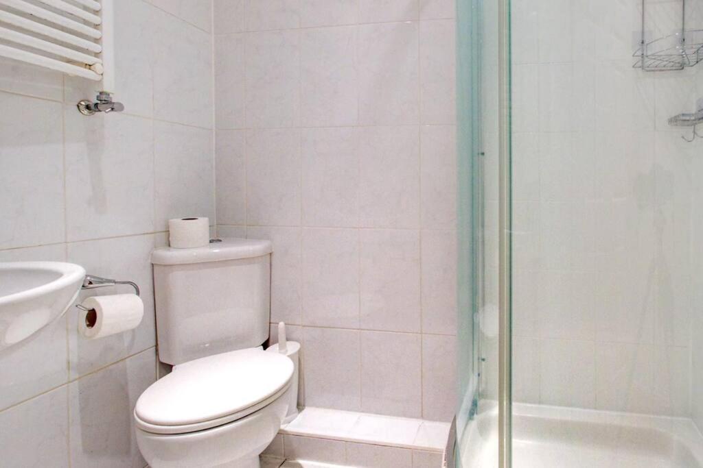 Appartamento Spacious 3 Bedroom West Kensington Near Olympia & Westfield *